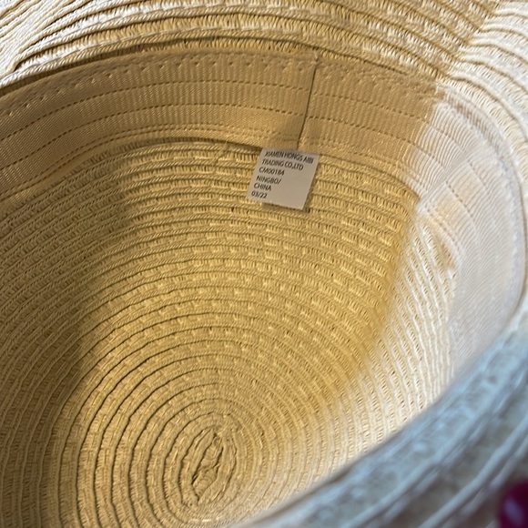 Girls’ Tommy Bahama Swimsuit & Sunhat - Picture 7 of 7